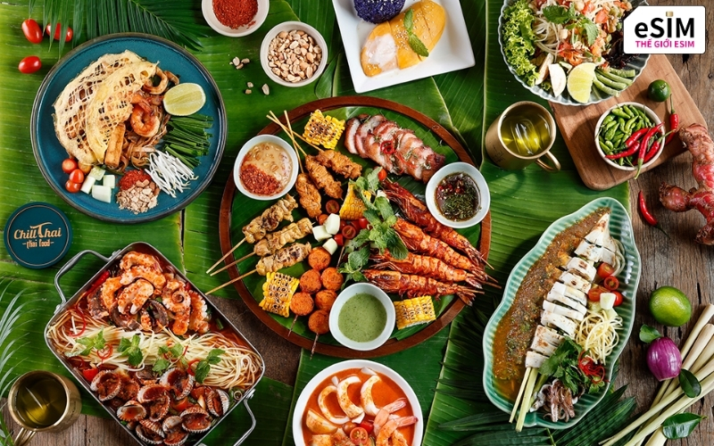 Khám phá hương vị độc đáo của ẩm thực Thái Lan qua những món ăn chuẩn vị bản địa.